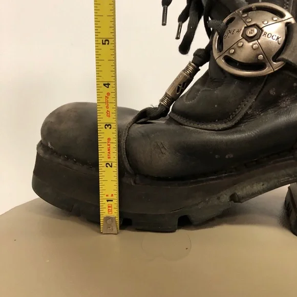 NEW ROCK MENS BLACK LEATHER METAL
HARDWARE LACE UP CYBER PUNK BOOTS SZ 9.5/10 - Picture 10 of 11